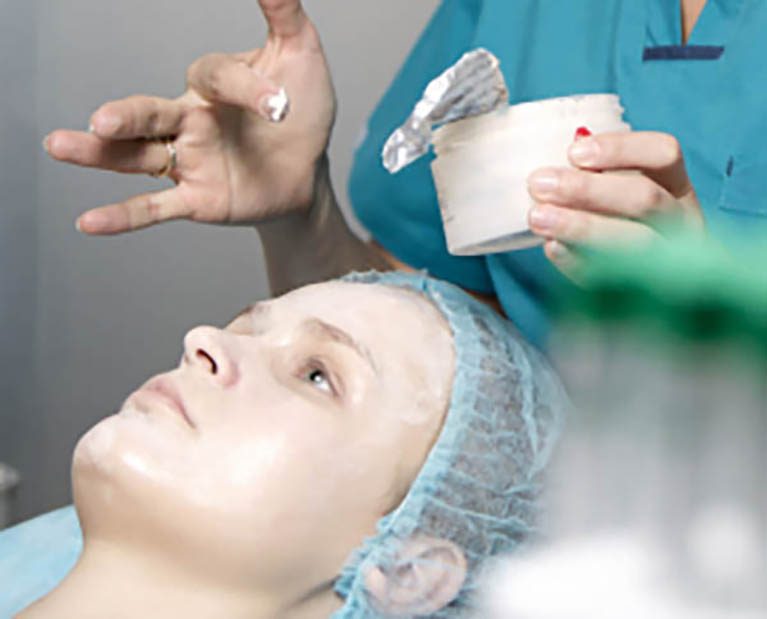 TZNR5AB.jpg facial-treatment